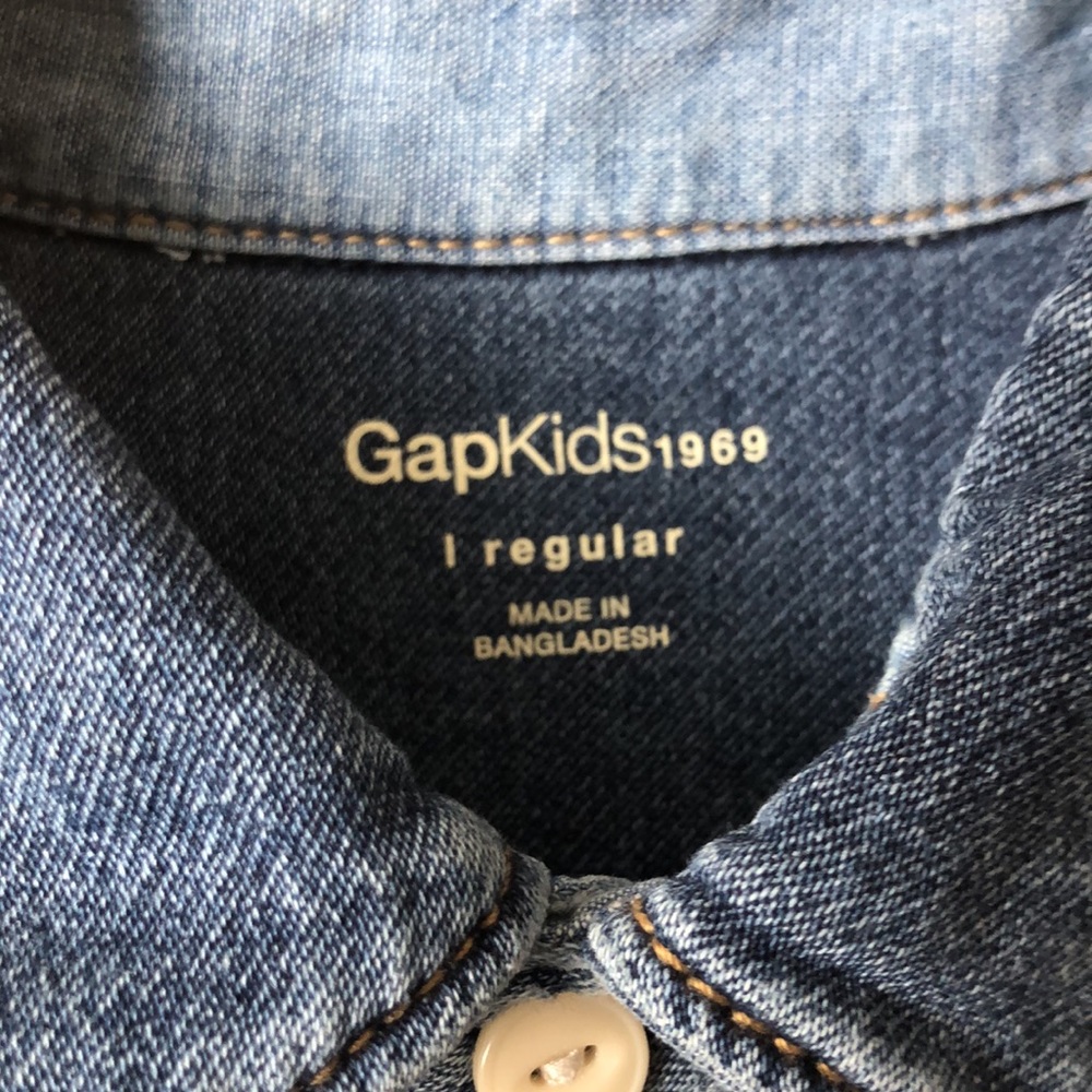 GAP jean shirt with snaps - Picture 3 of 4